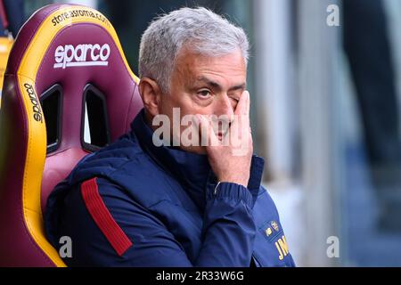 Rom, Italien. 01. Januar 2020. Jose Mourinho Trainer von AS Roma reagiert während des Fußballspiels Serie A zwischen AS Roma und US Salernitana 919 im Olimpico Stadion in Rom (Italien) am 22. Mai 2023. Kredit: Insidefoto di andrea staccioli/Alamy Live News Stockfoto