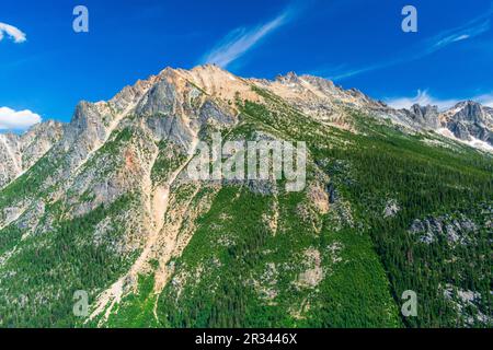 Schöner Nachmittagsblick auf den North Cascades National Park Complex vom Washington Pass, Highway 20, Washington USA Stockfoto