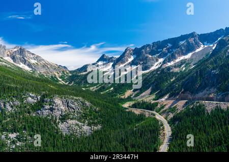 Schöner Nachmittagsblick auf den North Cascades National Park Complex vom Washington Pass, Highway 20, Washington USA Stockfoto