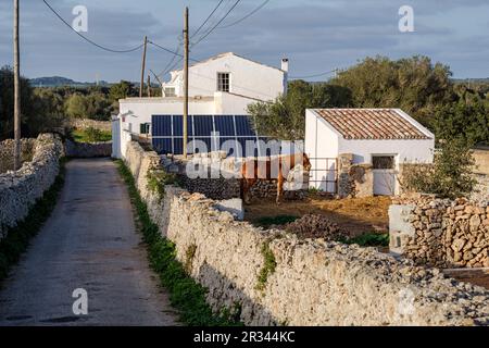 Typisches nachhaltiges Haus, Maó, Menorca, Balearen, Spanien. Stockfoto