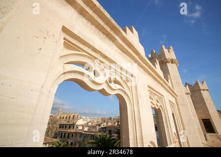 Iglesia del Sagrat Cor desde La Terraza de La Lonja. La Llotja, siglo XV Palma. Mallorca Islas Baleares. España. Stockfoto