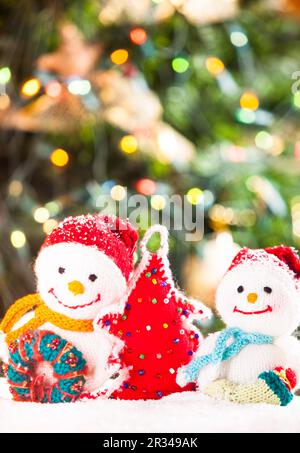 Gestrickte Schneemänner Stockfoto