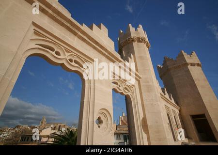 Iglesia del Sagrat Cor desde La Terraza de La Lonja. La Llotja, siglo XV Palma. Mallorca Islas Baleares. España. Stockfoto