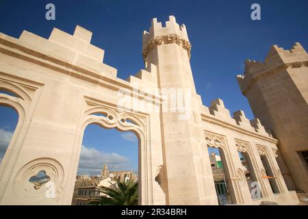 Iglesia del Sagrat Cor desde La Terraza de La Lonja. La Llotja, siglo XV Palma. Mallorca Islas Baleares. España. Stockfoto