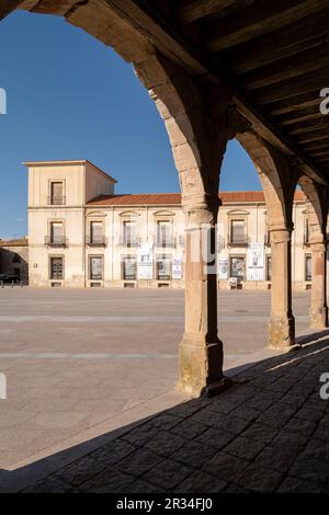 Palacio del Duque de Medinaceli, XVI-XVII, der Plaza Mayor, Torero, Soria, Comunidad Autónoma de Castilla y León, Spanien, Europa. Stockfoto