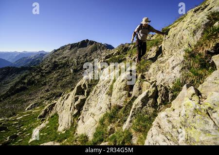 Ascenso al pico Néouvielle, 3091 metros, Parque Natural de Neouvielle, Pirineo francés, Bigorre, Francia. Stockfoto