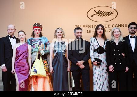 Cannes, Frankreich. 22. Mai 2023. Amir El-Masry, Florence Baker, Jessica Hausner, Elsa Zylberstein, Luke Barker, Mia Wasikowska, Lukas Turtur, Philippe Bober, Mathieu Demy, die am 22. Mai 2023 im Rahmen des Filmfestivals 76. in Cannes, Frankreich, am Club Zero Premiere teilnehmen. Foto: Aurore Marechal/ABACAPRESS.COM Kredit: Abaca Press/Alamy Live News Stockfoto