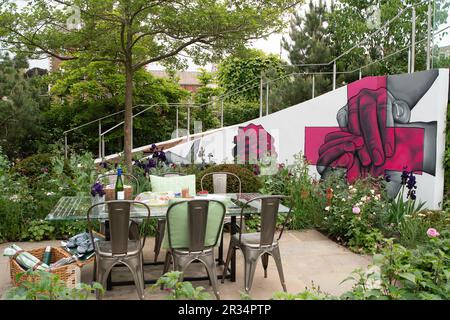 Chelsea, London, Großbritannien. 22. Mai 2023. Das Cavernoma in My Mind Garden bei der RHS Chelsea Flower Show, entworfen von Taina Suonio und Anne Hamilton. Kredit: Maureen McLean/Alamy Live News Stockfoto