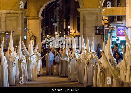 Cofrades en la Plaza Major, procesion de jueves santo, Palma, Mallorca, Islas Baleares, España. Stockfoto