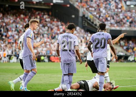 Hugo Duro von Valencia CF, Vinicius Paixao de Oliveira Junior von Real Madrid CF, Rodrygo von Real Madrid CF, gesehen in Aktion während der La Liga Santa Stockfoto