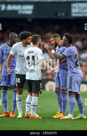 Vinicius Paixao de Oliveira Junior von Real Madrid CF, Jose Gaya von Valencia CF, Eray Comert von Valencia CF, Ferland Mendy von Real Madrid CF, Karim Ben Stockfoto