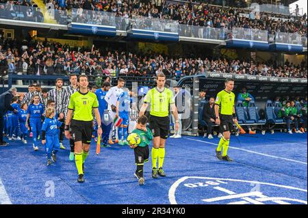 Empoli, Italien. 22. Mai 2023. Carlo Castellani Stadion, Empoli, Italien, 22. Mai 2023, Die Teams treten während des Spiels Empoli FC gegen Juventus FC – italienische Fußballserie A Credit: Live Media Publishing Group/Alamy Live News ins Feld Stockfoto