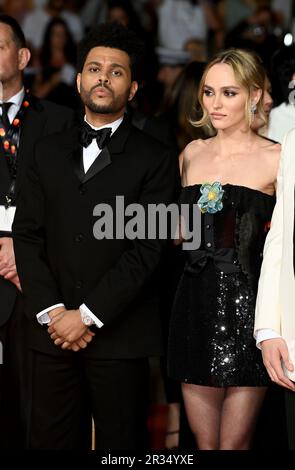 Abel Makkonen Tesfaye alias The Weeknd und Lily-Rose Depp, die während des 76. Filmfestivals in Cannes, Frankreich, an der Premiere der Idol teilnahmen. Foto: Montag, 22. Mai 2023. Das Foto sollte lauten: Doug Peters/PA Wire Stockfoto