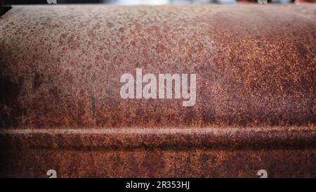 Alte braune und orangefarbene, rostige Metallstruktur – Nahaufnahme Stockfoto