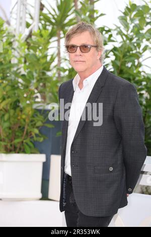 Cannes, Frankreich. 22. Mai 2023. CANNES, FRANKREICH - MAI 21: Todd Haynes nimmt am 21. Mai 2023 am 76. Filmfestival von Cannes im Palais des Festivals in Cannes, Frankreich, an der Fotokonferenz „Mai Dezember“ Teil. Foto: DGP/imageSPACE/MediaPunch Credit: MediaPunch Inc/Alamy Live News Stockfoto