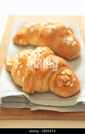 Mandel-croissants Stockfoto