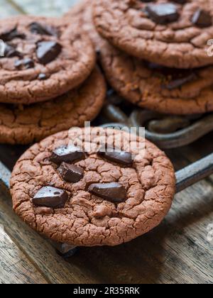 Vegane, blumige, glutenfreie Schokoladenkekse Stockfoto