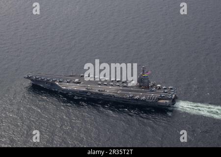 Der erstklassige Flugzeugträger USS Gerald R. Ford (CVN 78) durchquert die Nordsee mit dem bebooteten Flugzeugflügel Carrier Air Wing (CVW) 8, 21. Mai 2023. Zu den befahrenen Schiffen gehören der erste Flugzeugträger der Klasse USS Gerald R. Ford (CVN 78), der Guided-Missile Cruisier der Klasse Ticonderoga USS Normandy (CG 60), ORP Gen Tadeusz Kosciuszko (F273), Arleigh Burke Class Guided-Missile Destroyer USS Thomas Hudner (DDG 116), FGS Gen Tadeusz Kosciuszko (F218), MESStommel Alvaran (F101), Van Necklo Alvaran (), Van NESklo (F831) und De Nazel (). Gerald R. Ford ist die USA Der neueste und fortschrittlichste Flugzeugträger der Navy, repräsentiert eine Generation Stockfoto