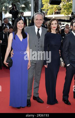 Cannes, Frankreich. 23. Mai 2023. Helena Miquel, Jose Coronado und Ana Torrent besuchen den roten Teppich des Club Zero beim 76. Jährlichen Filmfestival in Cannes am 22. Mai 2023 im Palais des Festivals in Cannes, Frankreich. Foto: David Niviere/ABACAPRESS.COM Kredit: Abaca Press/Alamy Live News Stockfoto