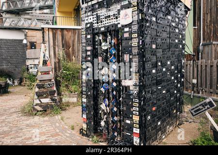 Berlin Friedrichshain Mai 2022 Holzmarkt 25 ist ein öffentlicher Park und Kulturzentrum an der Spree. Hochwertiges Foto Stockfoto