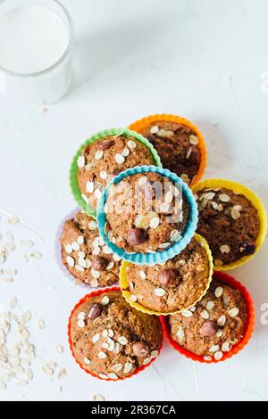 Oat Muffins mit Haselnüssen und Banane Stockfoto