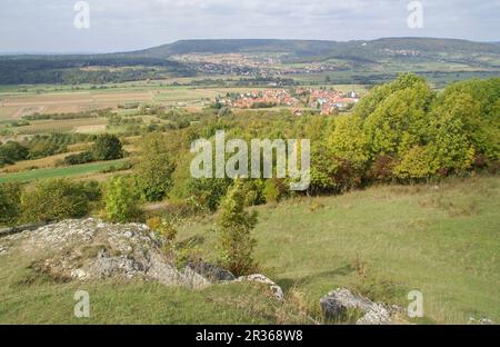 Die Walberla ist in der fränkischen schweiz, Deutschland und bayern ein Ausreißer für Steilhänge Stockfoto