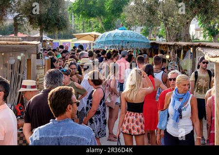 Mercadillo Hippie, Feria Artesal de La Mola, El Pilar de la Mola Formentera, Balearen, Spanien. Stockfoto