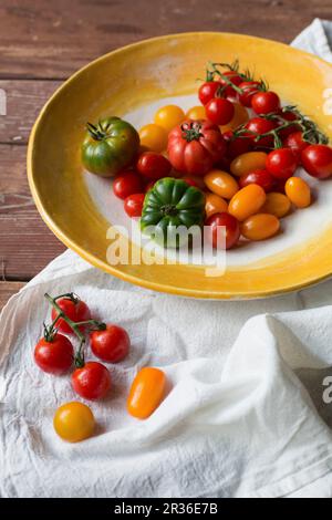 Tomaten in einer Vielzahl von Farben Stockfoto