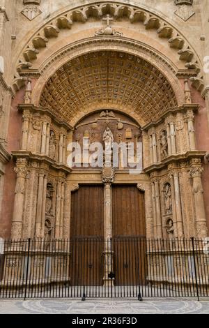 fachada principal, Catedral-Basílica de Santa María de Palma de Mallorca, iniciada en 1229, Palma, Mallorca, balearen, spanien, europa. Stockfoto