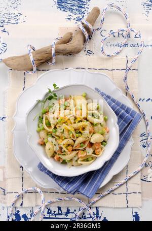 Conchiglie alla tartara di pesce (shell Pasta mit Fisch Tartar, Italien) Stockfoto