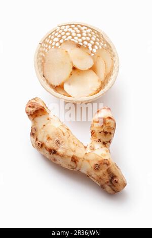 Galangalwurzel und Scheiben Stockfoto