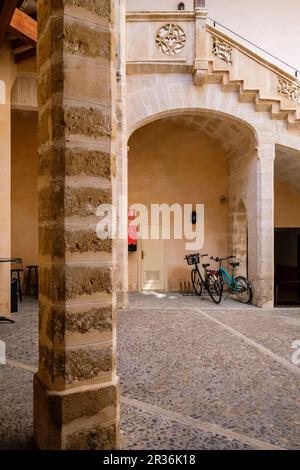 Cal Comte de la Cova, Gotico, siglo XIV, Escuela Superior de Turismo, Palma, Mallorca, Balearen, Spanien. Stockfoto