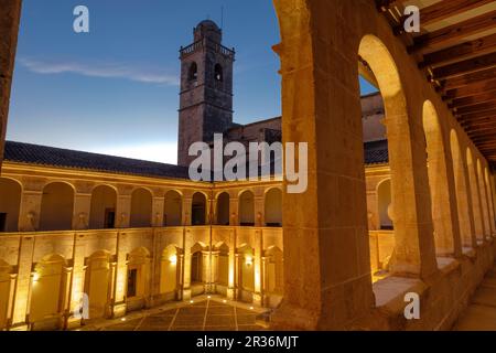 Kreuzgang des Klosters von St. Bonaventura, ein Franziskanerkloster, Barock, 17. Jahrhundert, Llucmajor, Mallorca, Balearen, Spanien, Europa. Stockfoto