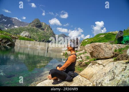 Lac de Pouchergues, louron, Cordillera de Los Pirineos, Frankreich. Stockfoto