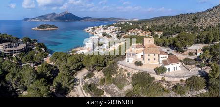 Castell de Sant Elm , Altes Krankenhaus und Verteidigungsturm aus dem 14. Jahrhundert, Sant Elm, andratx Küste, Mallorca, Balearen, Spanien. Stockfoto
