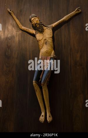 cristo de Siresa,talla en madera de nogal policromada,sigloXIII,iglesia del monasterio de San Pedro, Siglos XI-XII,Siresa,valle de Hecho, pirineo aragones,Huesca,Spanien. Stockfoto