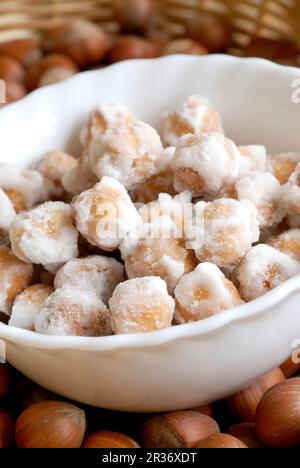 Nocciole glassate (mit Zucker überzogen Haselnüsse, Italien) Stockfoto