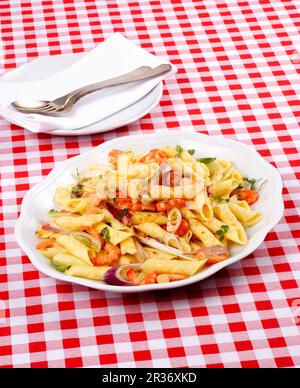 Garganelli mit Garnelen Stockfoto