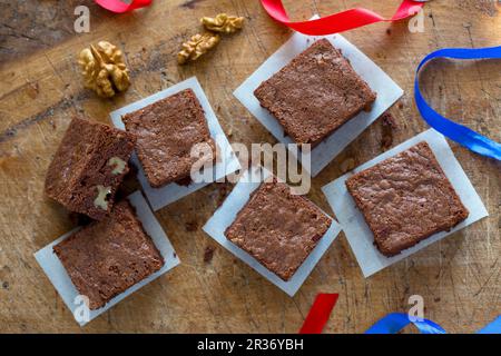 Mutter brownies auf einem Holzbrett Stockfoto