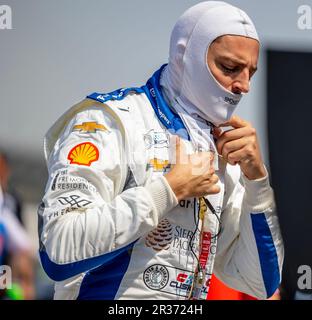 Indianapolis, USA. 19. Mai 2023. DER INDYCAR-Fahrer STEFAN WILSON (24) aus Sheffield, England, bereitet sich auf das Training für die Indianapolis 500 auf dem Indianapolis Motor Speedway in Indianapolis, USA, vor. (Kreditbild: © Walter G. Arce Sr./ZUMA Press Wire) NUR REDAKTIONELLE VERWENDUNG! Nicht für den kommerziellen GEBRAUCH! Stockfoto