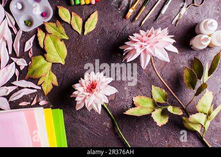 DIY Herstellung realistische Blumen Stockfoto