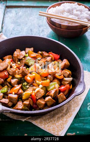 Gesalzenes Rindfleisch mit Paprika und Knoblauch (Asien) Stockfoto