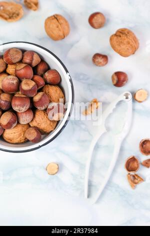 Walnüsse und Haselnüsse Stockfoto