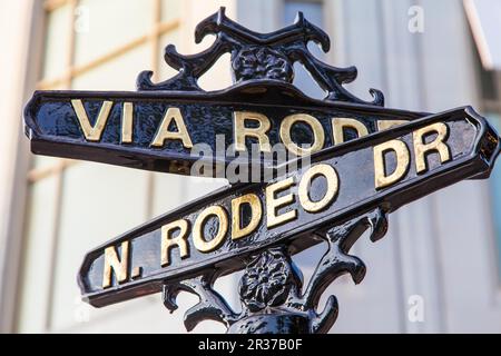 Berühmte Steetsigh Rodeo Dr in Los Angeles, der Luxus-block Stockfoto