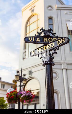 Berühmte Steetsigh Rodeo Dr in Los Angeles, der Luxus-block Stockfoto