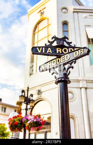 Der berühmte Rodeo Drive in Los Angeles, Kalifornien. Straße für Shopping, Luxus und Mode Stockfoto