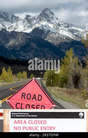 US-Nationalparks Schließung Schild am Eingang zum Grand Teton National Park in Wyoming Stockfoto