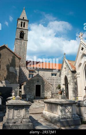 Franziskanerkloster und Friedhof, Podgorje, Peljesac Halbinsel, Dalmatien, Kroatien, Kirche unserer Lieben Frau der Engel, Captain's Cemetery Stockfoto