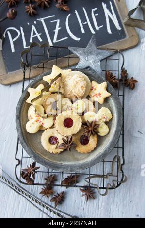 Eine gemischte Cookie platter für Weihnachten Stockfoto