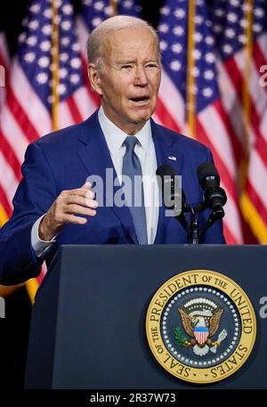 VALHALLA, NY, USA - 10. MAI 2023: Präsident Joe Biden hält am SUNY Westchester Community College eine Rede. Stockfoto